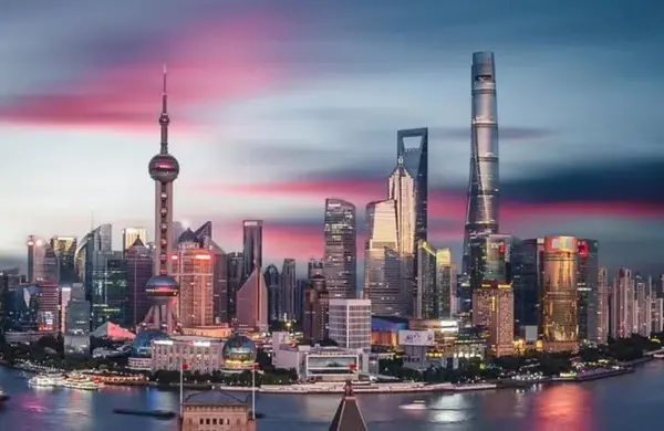 上海甜爱路｜情侣必打卡的浪漫马路，寄一张爱情邮局的明信片吧！
